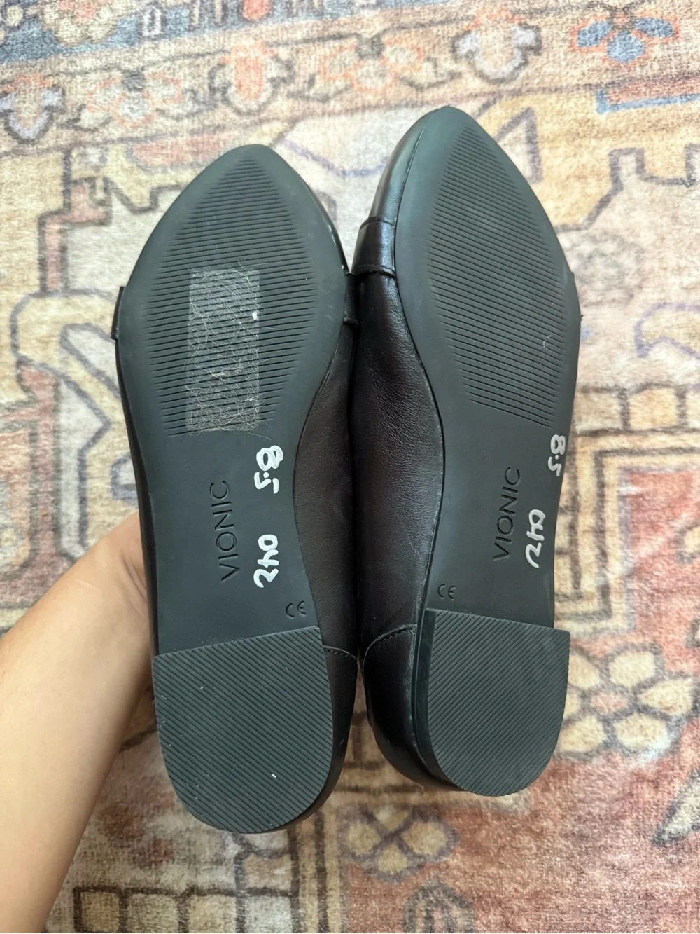 Vionic black savannah
